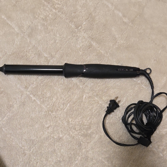 Kristin Ess Accessories - Kristin Ess Hair Nano Black 1" Pivoting Curling Wand